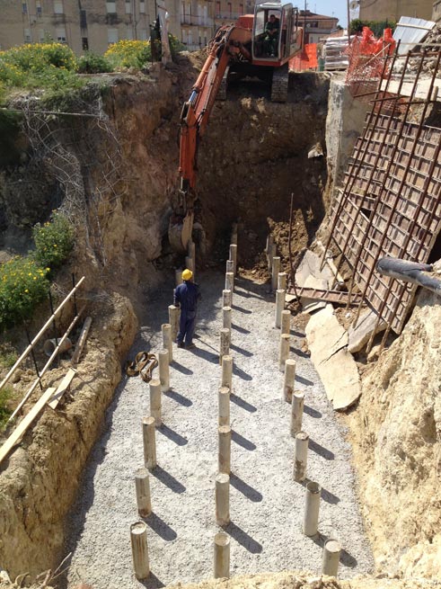 Realizzazione di micropali - Consolidamento a Favara (Agrigento - Sicilia)