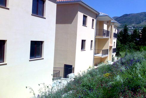 Costruzioni di edificio popolare per uso abitazione