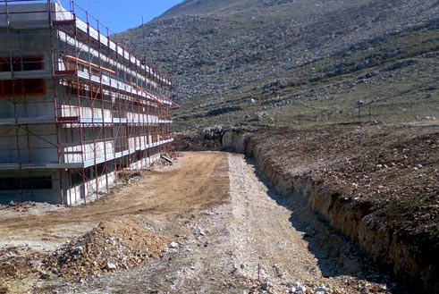 Sbancamento terreno per colloazione tubi Palermo Sbancamento del terreno per la costruzione della stazione di decompressione